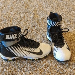 Nike Boys soccer cleats size 5.5y